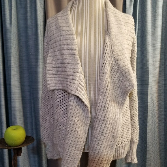 Ann Taylor Sweaters - 🌻🌺🌻ANN TAYLOR WOOL BLEND AND ALPACA SWEATER!!